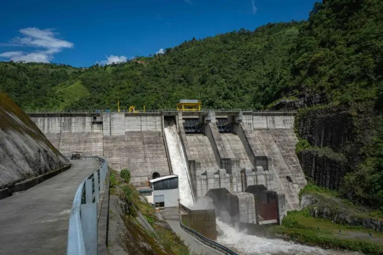 Contraloría identificó presuntas irregularidades por USD 974 568 en la Central Hidroeléctrica Toachi-Pilatón, ocurridas entre 2017 y 2020.